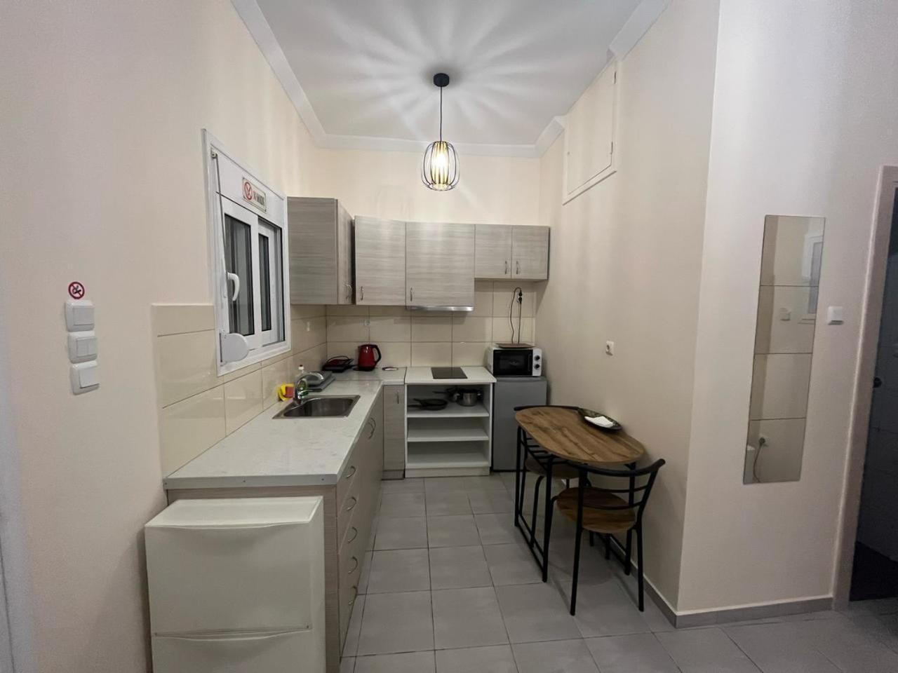 Golden Fleece Apartment Vipgreece เอเธนส์ ภายนอก รูปภาพ