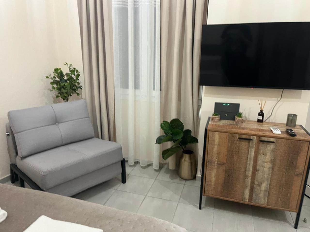 Golden Fleece Apartment Vipgreece เอเธนส์ ภายนอก รูปภาพ